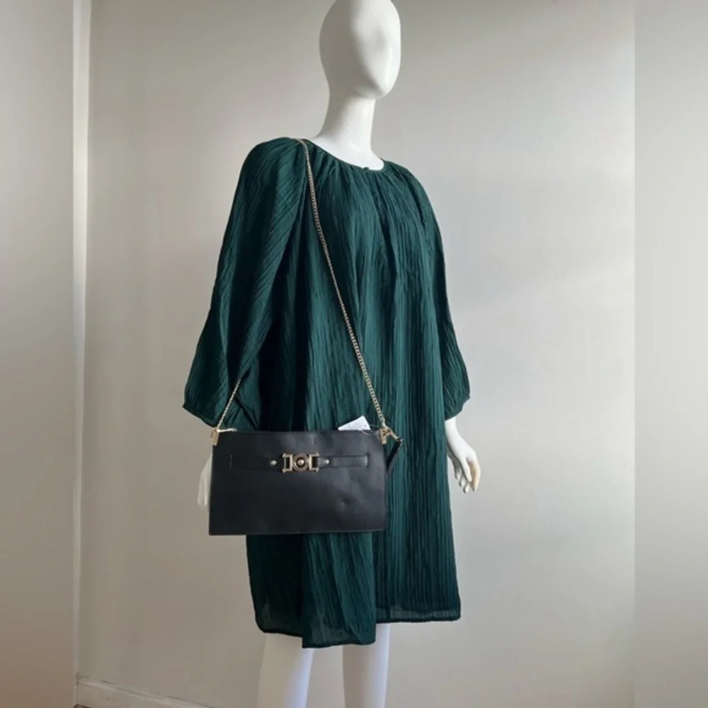 NWT Black Vegan Faux Leather Elegant Classic Zipper Shoulder Clutch Bag Purse